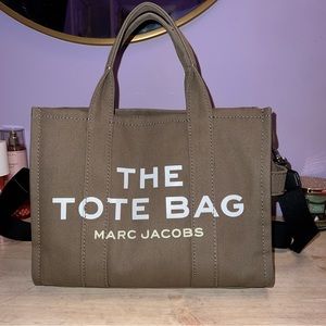 Marc Jacobs The Medium Tote Bag